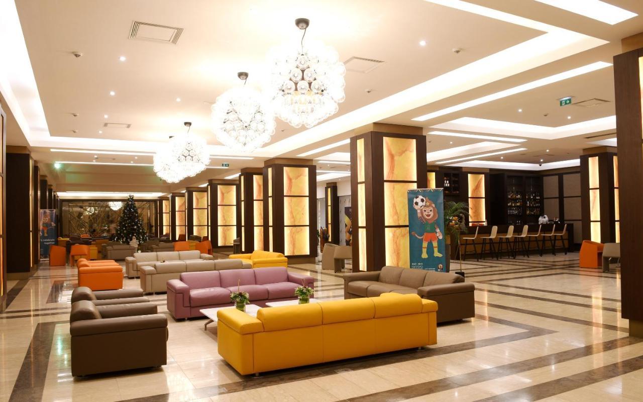 Krystal Palace دوالا المظهر الخارجي الصورة