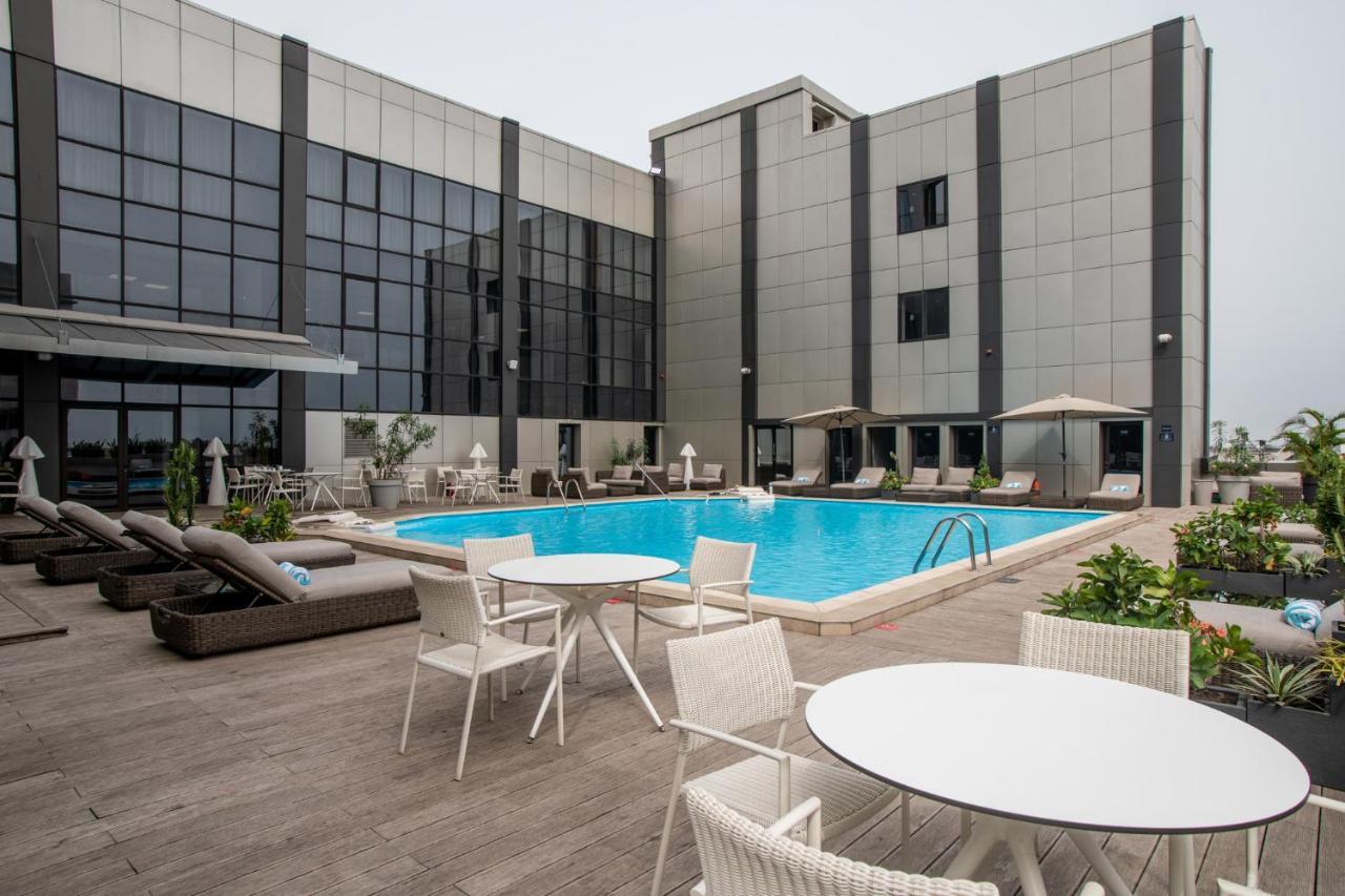 Krystal Palace دوالا المظهر الخارجي الصورة