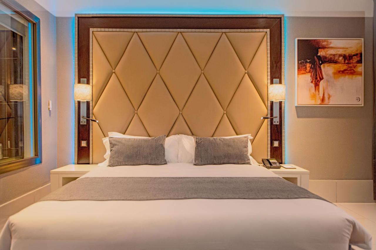 Krystal Palace دوالا المظهر الخارجي الصورة