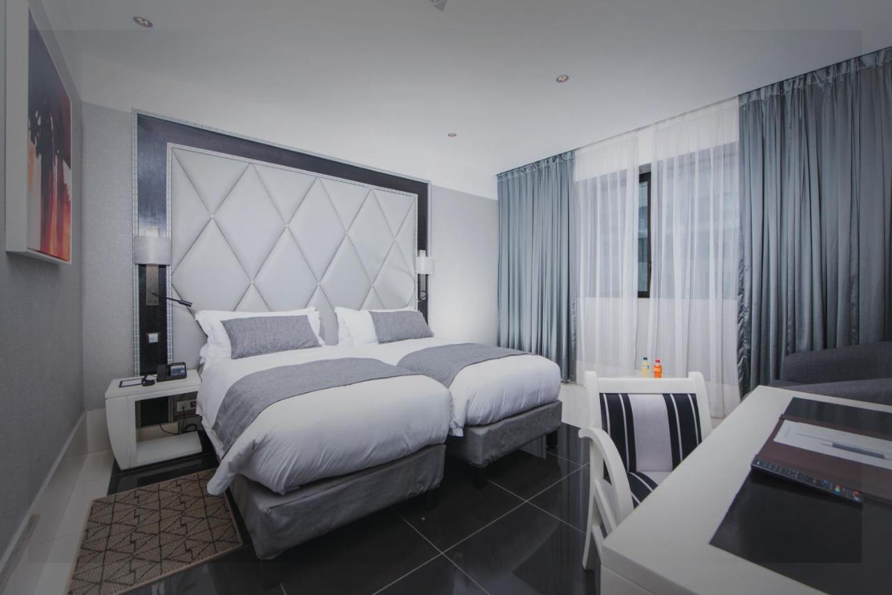 Krystal Palace دوالا المظهر الخارجي الصورة