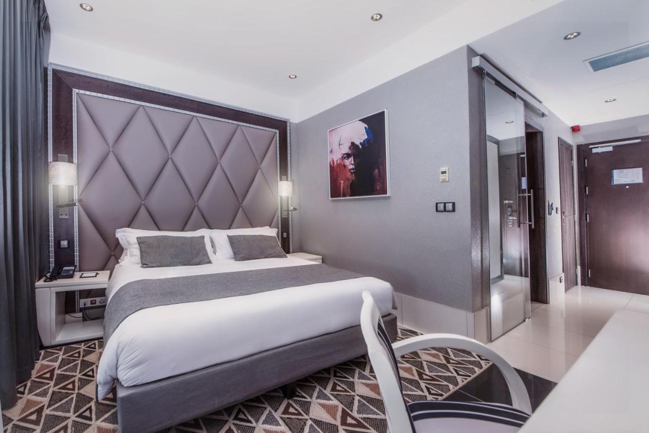 Krystal Palace دوالا المظهر الخارجي الصورة