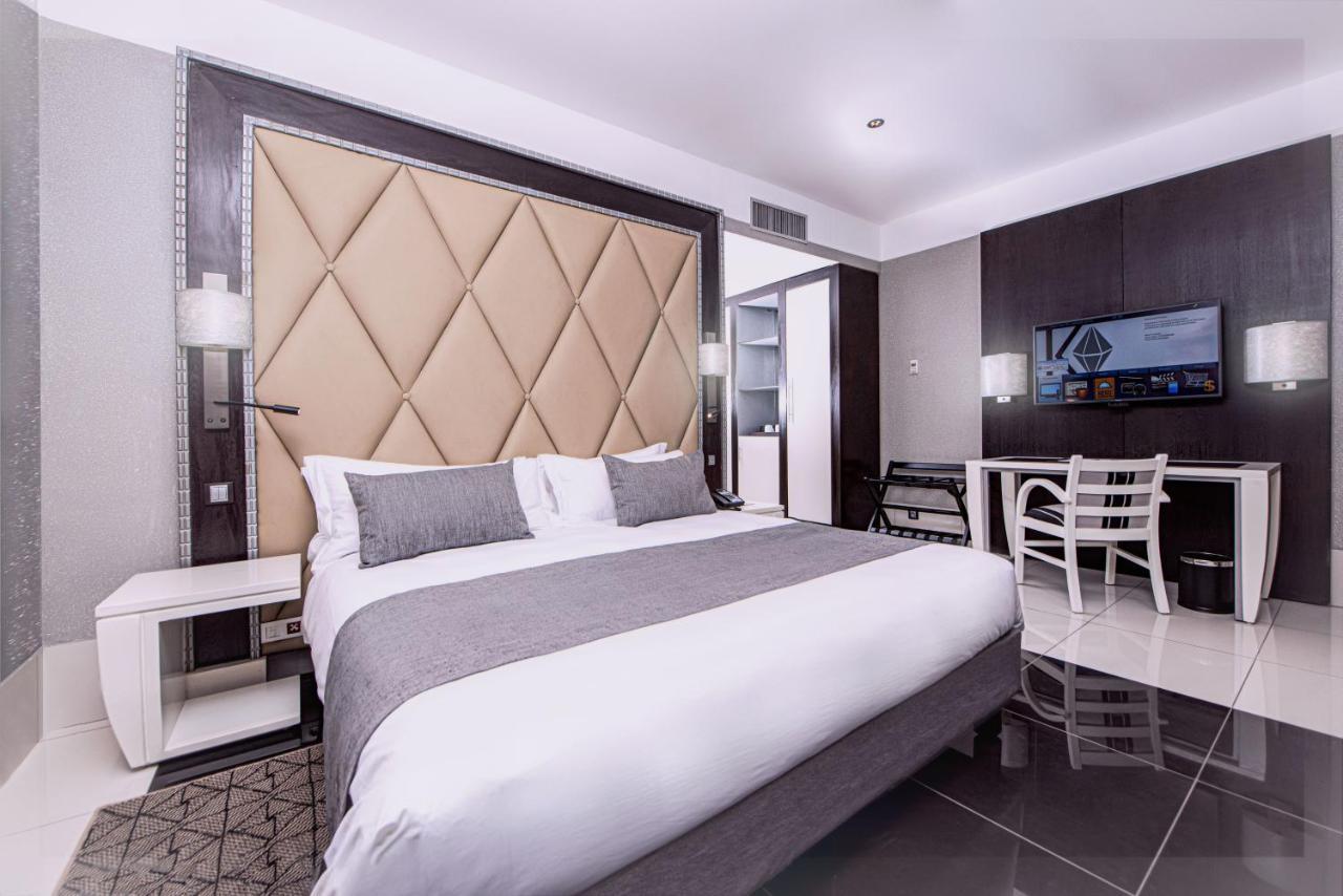 Krystal Palace دوالا المظهر الخارجي الصورة