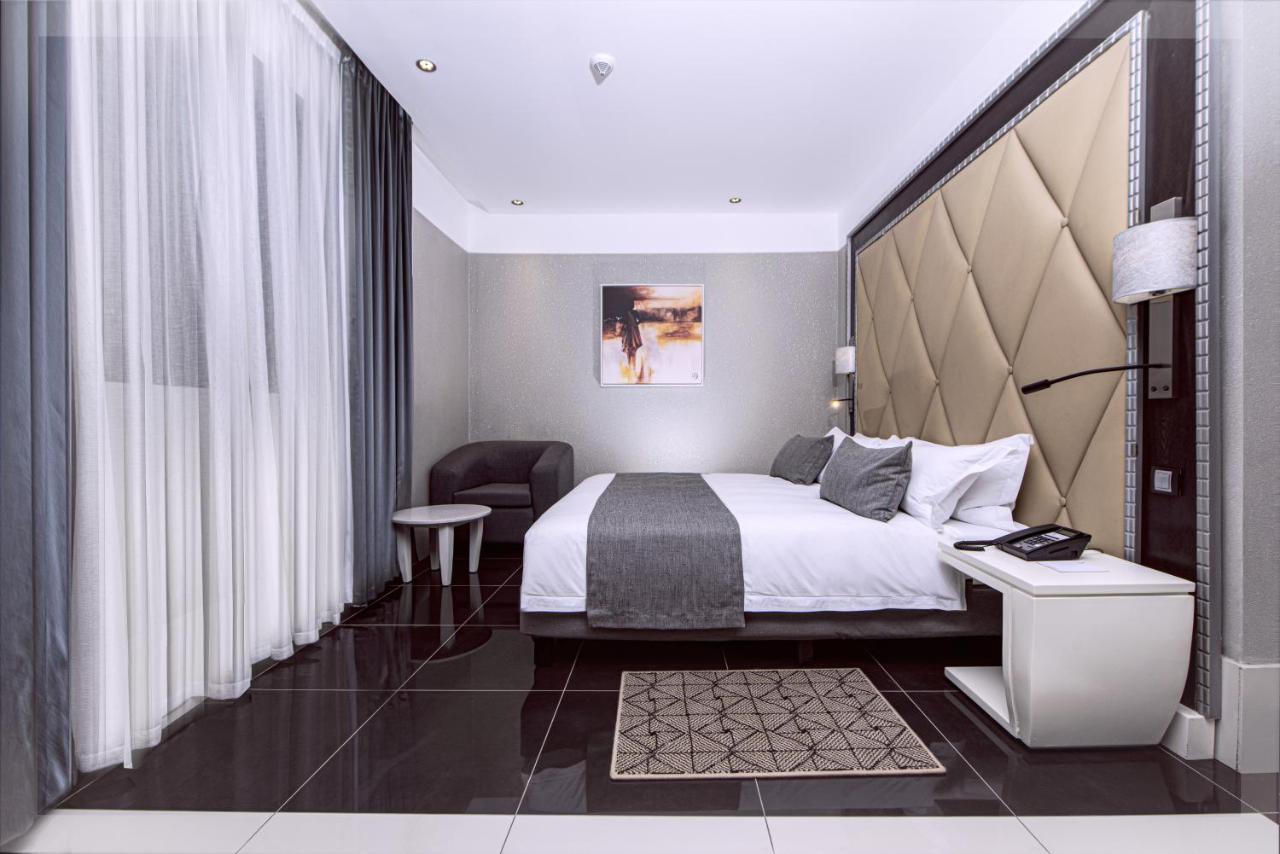Krystal Palace دوالا المظهر الخارجي الصورة