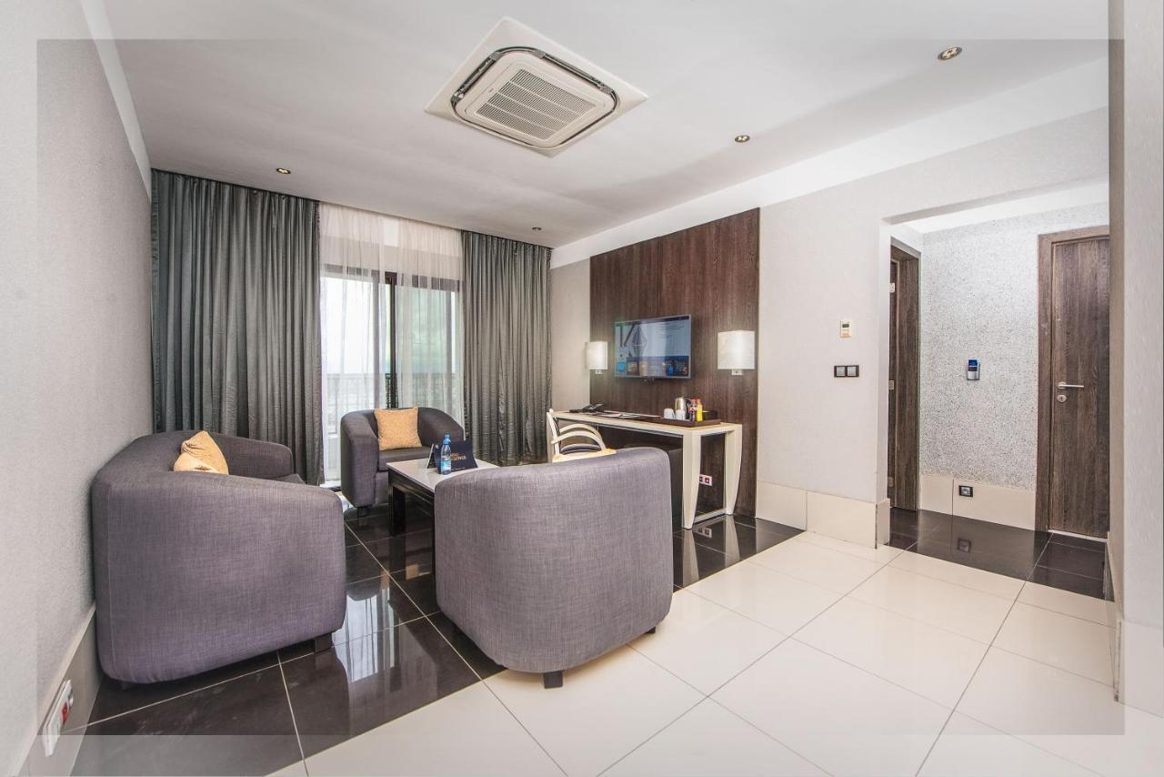 Krystal Palace دوالا المظهر الخارجي الصورة