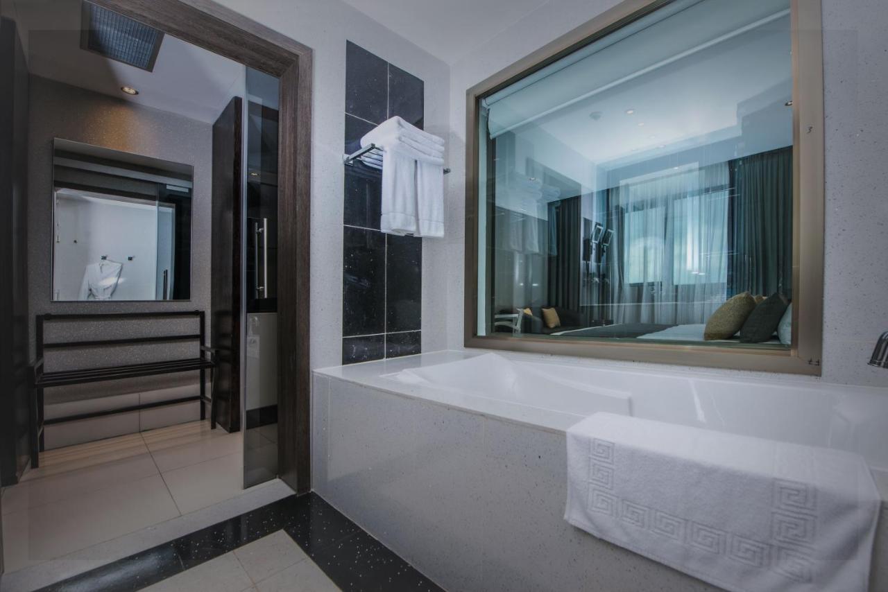 Krystal Palace دوالا المظهر الخارجي الصورة