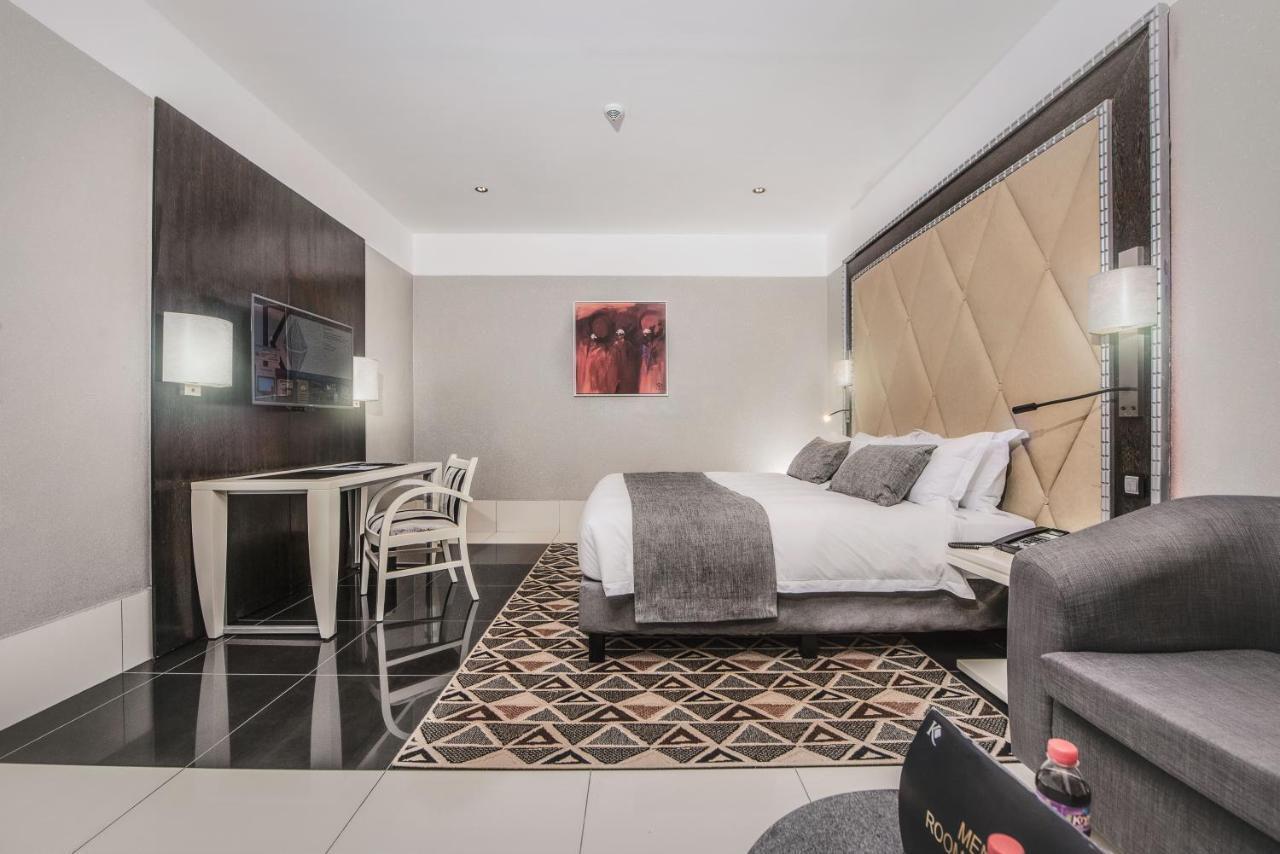 Krystal Palace دوالا المظهر الخارجي الصورة